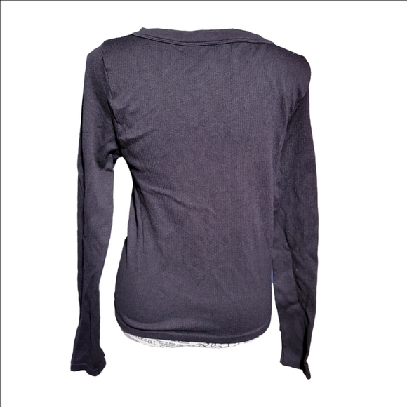No Boundaries Black V-Neck Long Sleeve Top - Picture 2 of 3